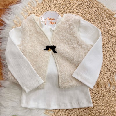  Conj. Colete de Pelinho, Blusa Gola Alta e Short Saia Quadriculado - Off White e Preto